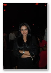 Stars glitter @ Vaaranam Aayiram premiere - Images