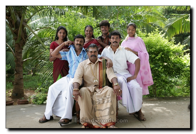 MALARINUM MELLIYA MOVIE GALLERY