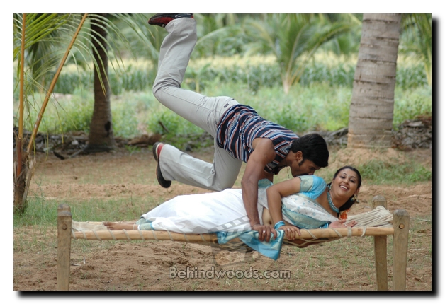 MALARINUM MELLIYA MOVIE GALLERY