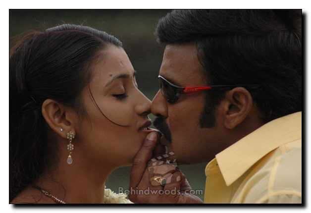 MALARINUM MELLIYA MOVIE GALLERY