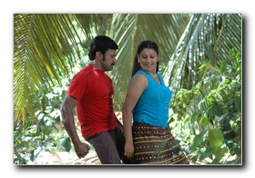 MALARINUM MELLIYA MOVIE GALLERY