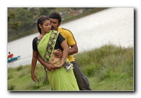 MALARINUM MELLIYA MOVIE GALLERY