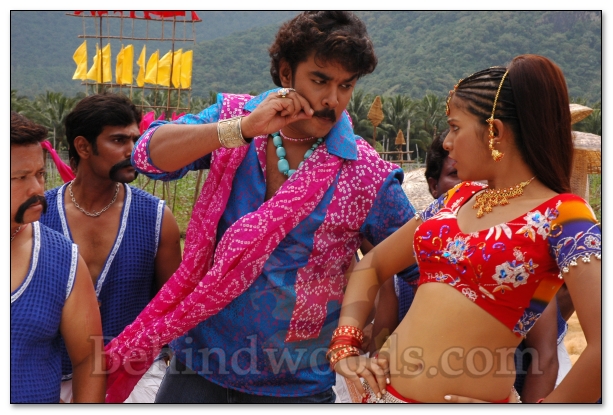 Aayutham seivom Movie Gallery