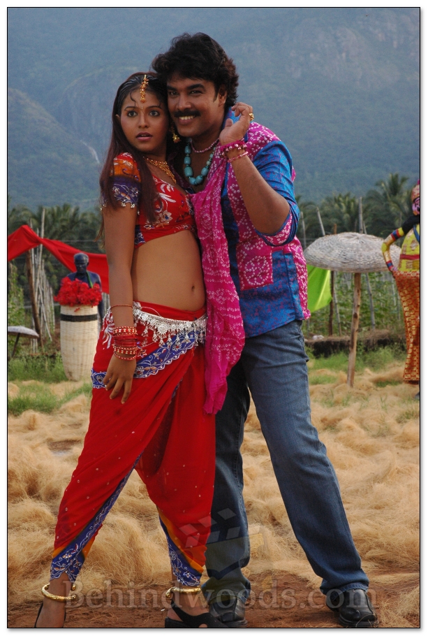 Aayutham seivom Movie Gallery