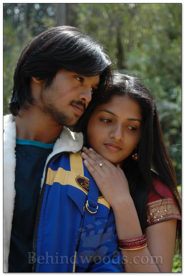 Kadhalil Vizhundhen Movie Gallery