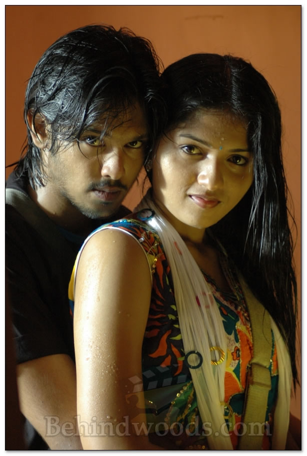 Kadhalil Vizhundhen Movie Gallery