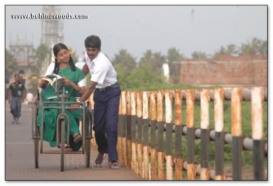 Kunguma Poovum Konjumpuraavum - Movie Gallery 