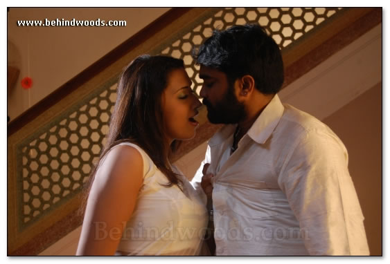 Poova Thalaiya Movie Gallery 