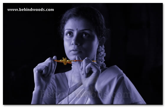 Oliyum Oliyum Movie - Images