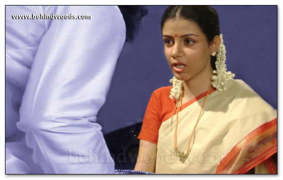 Oliyum Oliyum Movie - Images