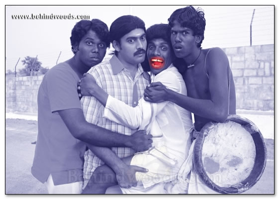 Oliyum Oliyum Movie - Images