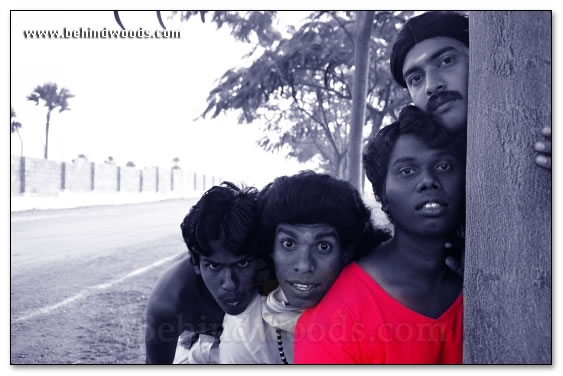 Oliyum Oliyum Movie - Images