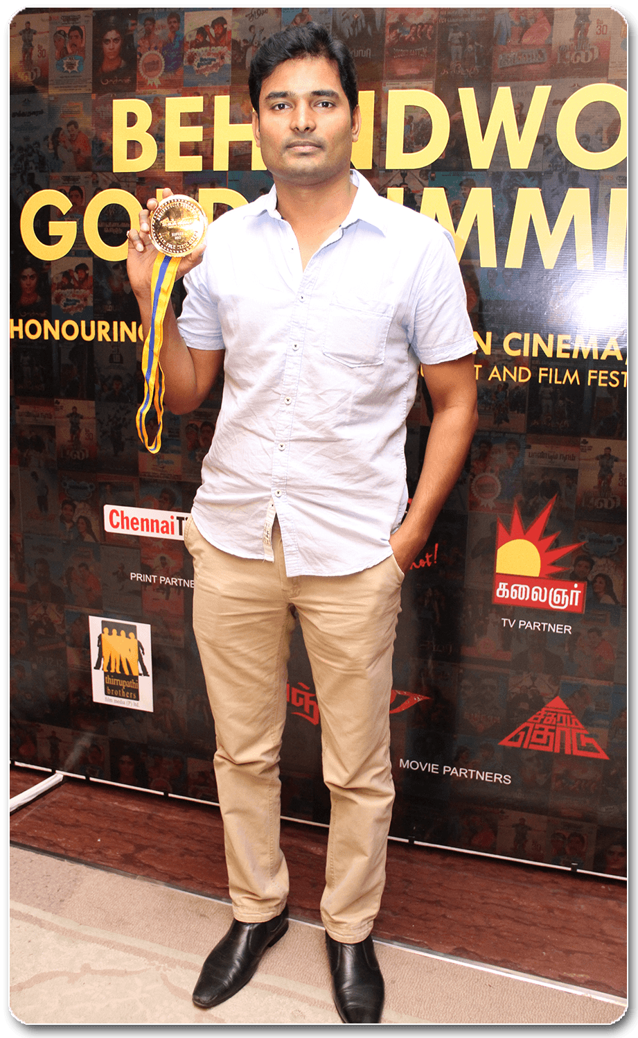 Naveen AT BEHINDWOODS GOLD SUMMIT 2013 FILM AWARDS