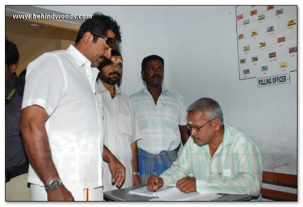 Ajith, Vijay and Sarath Vote - Images