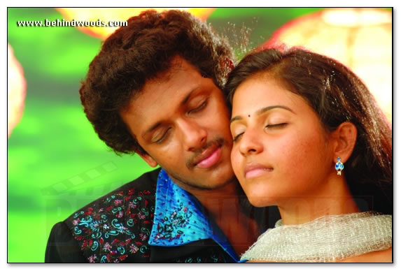 Angadi Theru Movie  Images