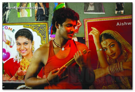 Angadi Theru Movie  Images