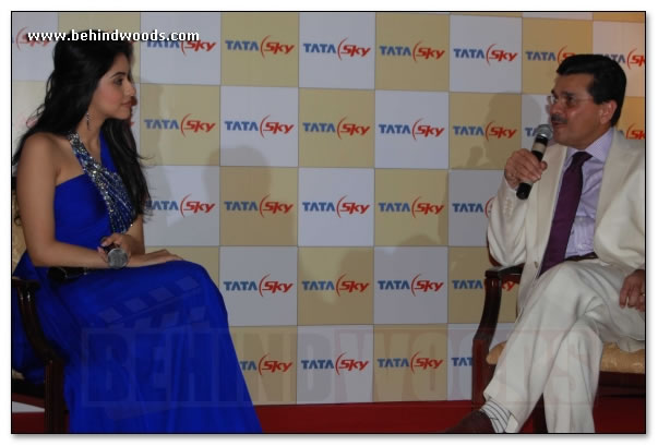 Asin dines with Tatasky winner - Images