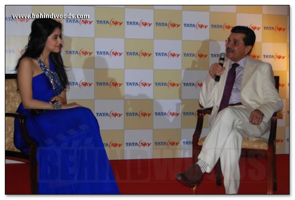 Asin dines with Tatasky winner - Images