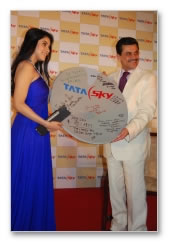 Asin dines with Tatasky winner - Images