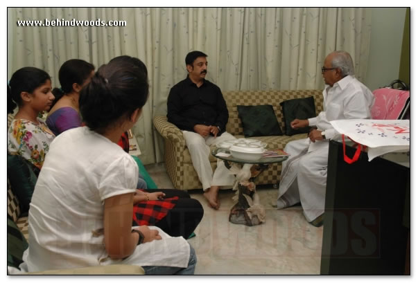 Kamal calls on K Balachander - images 