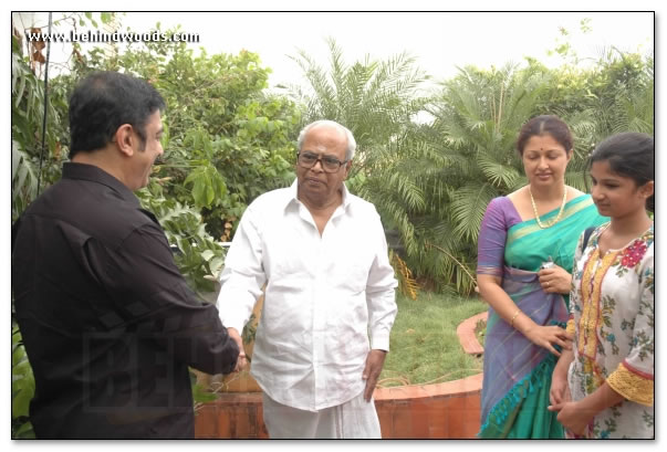 Kamal calls on K Balachander - images 