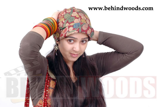 http://behindwoods.com/hindi-tamil-galleries/charmi/charmi-07.jpg