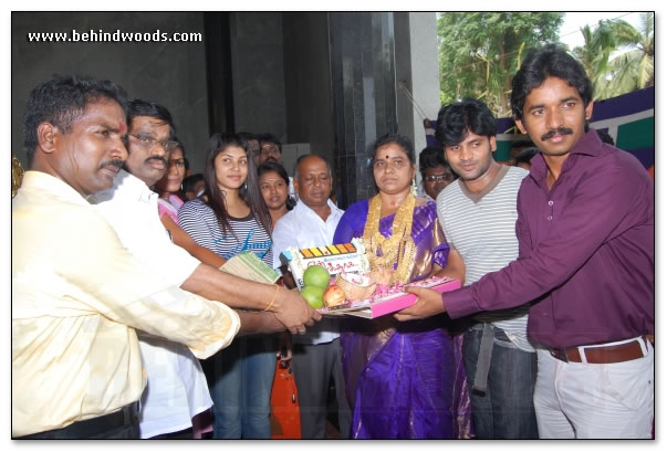 En Jeevanukkaga Movie Launch - Images