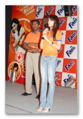 Genelia date with fans - Images