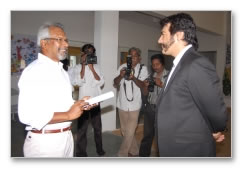 Rahman & Ajith honor late musician - images