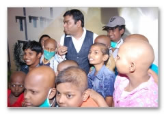 Rahman & Ajith honor late musician - images