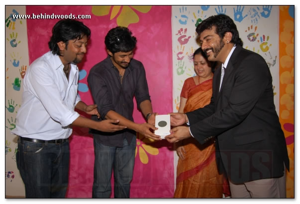 Rahman & Ajith honor late musician - images