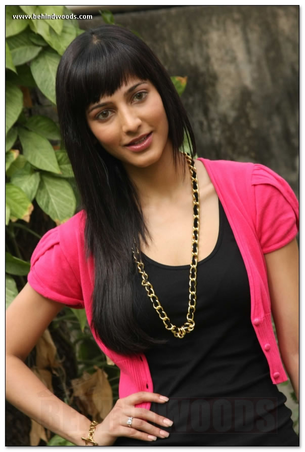 Shruti Haasan Press Meet - Images