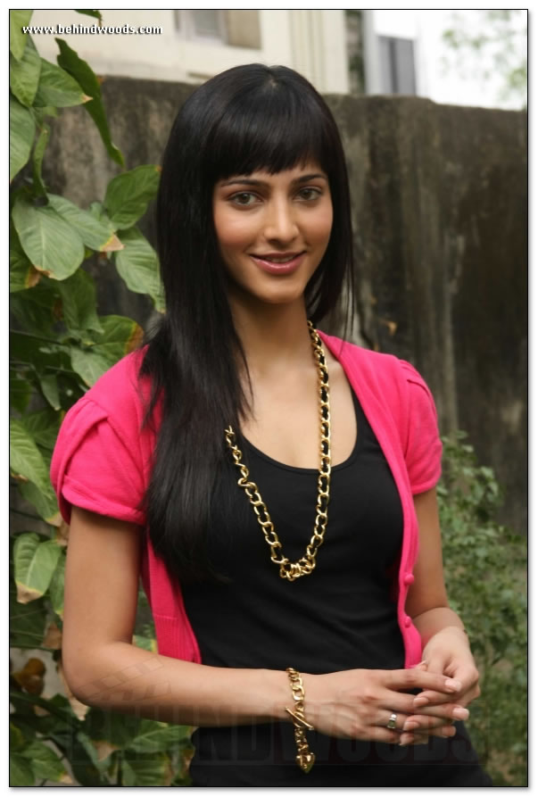 Shruti Haasan Press Meet - Images