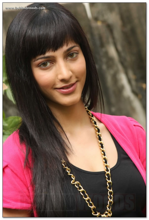 Shruti Haasan Press Meet - Images