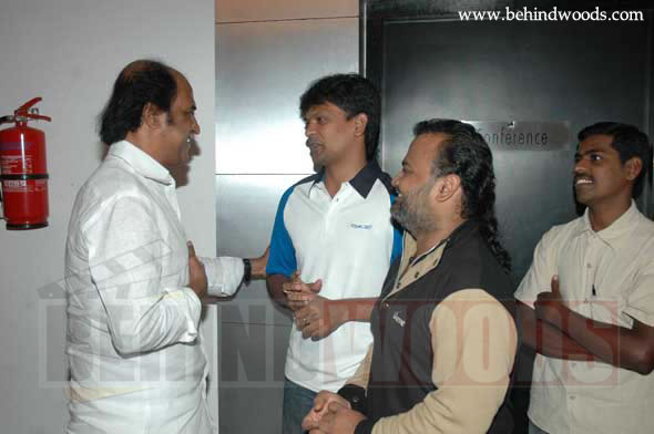 Superstar with Vennila Kabadi Kuzhu team -  images