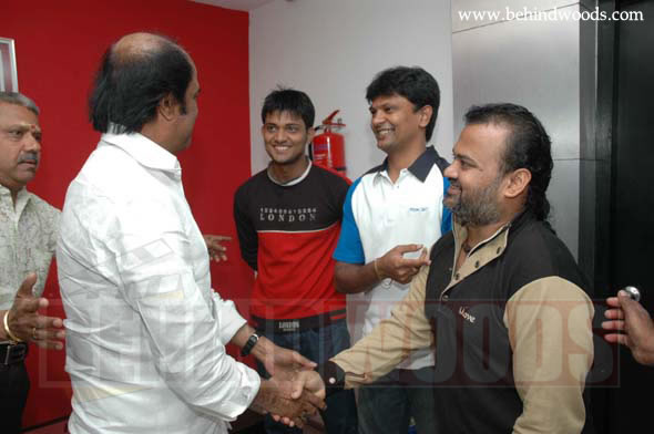 Superstar with Vennila Kabadi Kuzhu team -  images