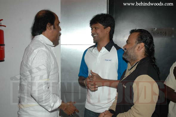 Superstar with Vennila Kabadi Kuzhu team -  images