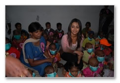 Trisha visits Cancer Institute - Images