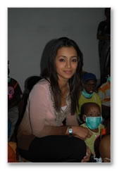 Trisha visits Cancer Institute - Images