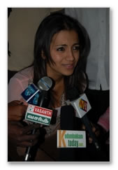 Trisha visits Cancer Institute - Images