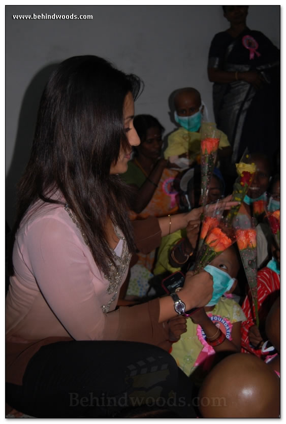 Trisha visits Cancer Institute - Images