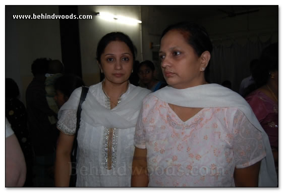 Trisha visits Cancer Institute - Images