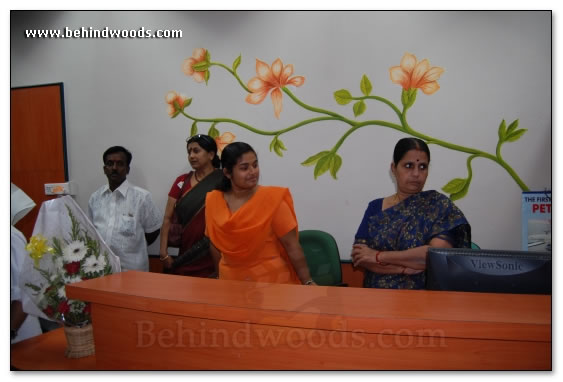 Trisha visits Cancer Institute - Images