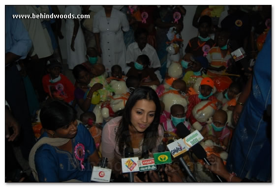 Trisha visits Cancer Institute - Images