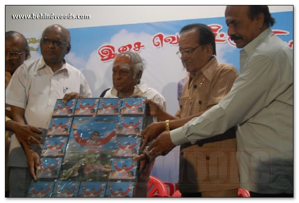 Vaaliban Sutrum Ulagam Audio Launch -  Images