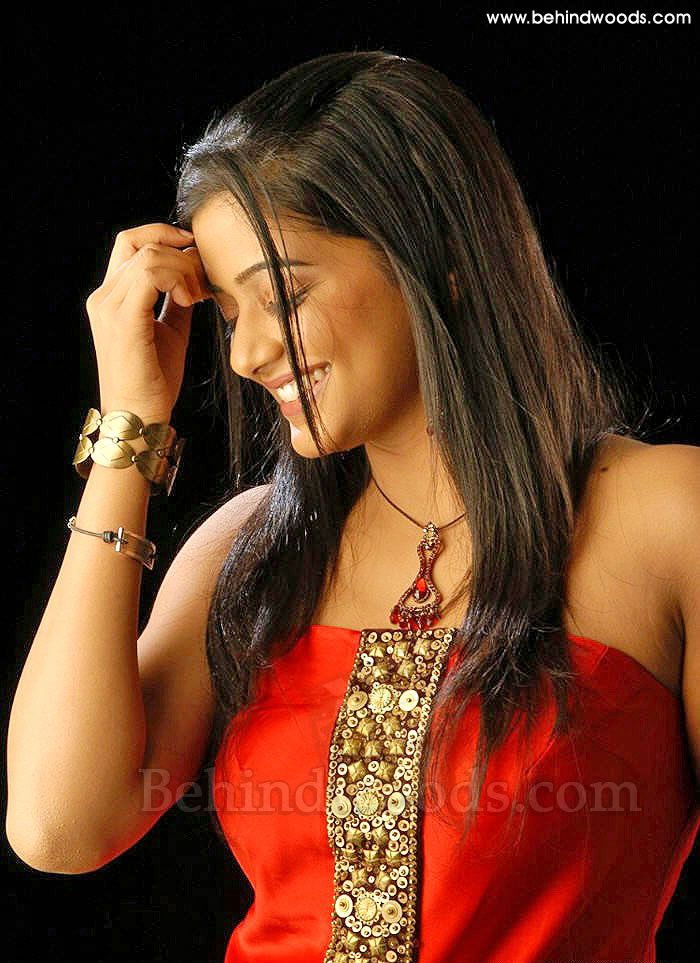 Priyamani: Images