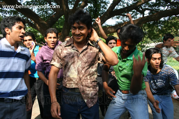 vaaranam aayiram : Images