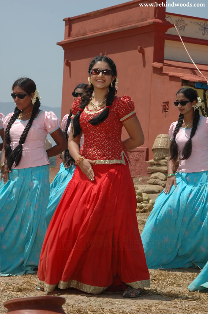 Thenavattu Movie Images