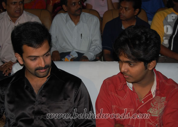 Sathum Podaathay Audio Launch