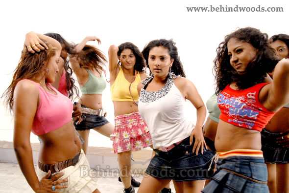 Pollathavan Movie Stills